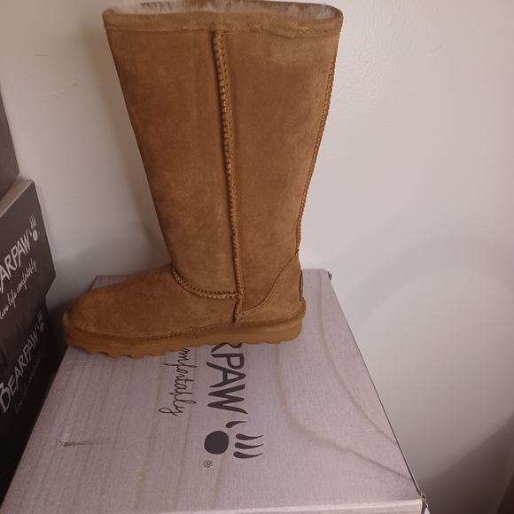 BearPaw Sheepskin Boots NWT - Picture 6 of 8